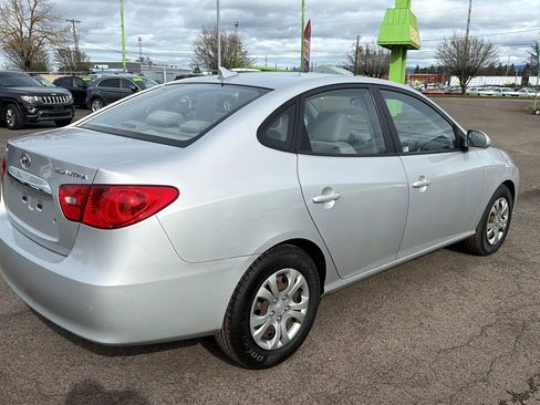 Used 2010 Hyundai Elantra GLS FWD image 3