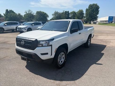 Used 2024 Nissan Frontier S w/ Technology Package AWD/4WD image 2