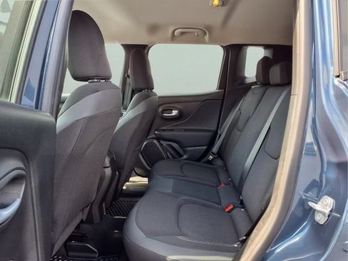 Used 2023 Jeep Renegade Altitude w/ Convenience Group I AWD/4WD image 12