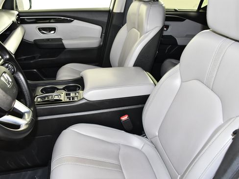 Used 2025 Honda Pilot EX-L image 39