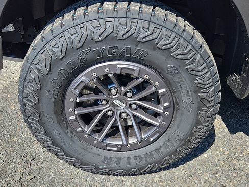Used 2020 Ford F150 Raptor w/ Equipment Group 802A Luxury AWD/4WD image 8