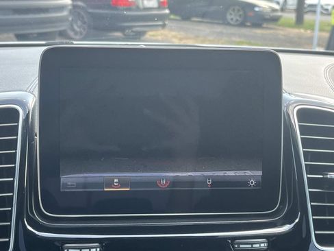 Certified 2018 Mercedes-Benz GLE 43 AMG 4MATIC image 33
