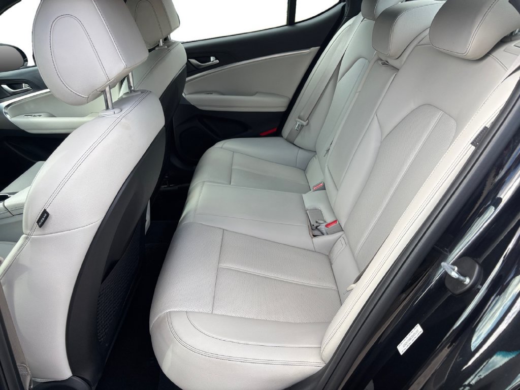 Used 2024 Genesis G70 2.5T RWD image 13