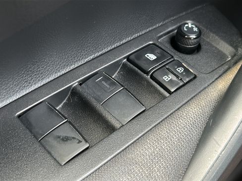 Used 2021 Toyota Corolla LE FWD image 18