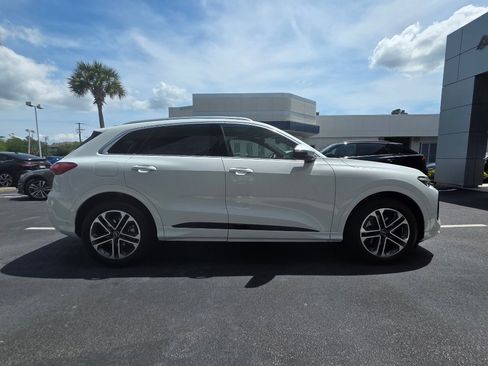 New 2025 Audi Q5 Prestige image 8