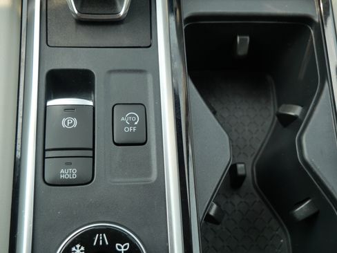 Used 2023 Nissan Pathfinder SL AWD/4WD image 20