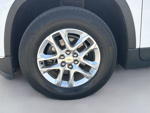 Used 2020 Chevrolet Traverse LT image 40