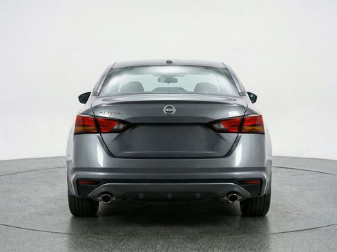 Used 2025 Nissan Altima 2.5 SV image 7