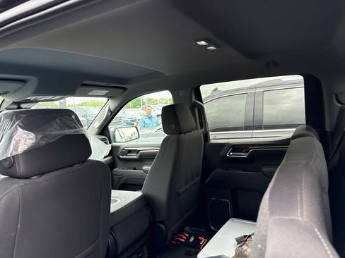 Used 2023 GMC Sierra 1500 SLE AWD/4WD image 7