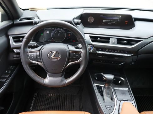 Used 2019 Lexus UX 250h w/ Premium Package AWD/4WD image 12