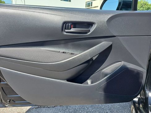 Used 2025 Toyota Corolla LE FWD image 24