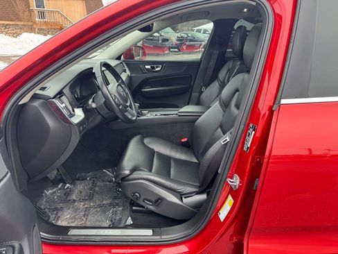 Used 2019 Volvo XC60 T5 Momentum w/ Protection Package Premier image 20