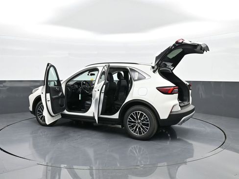 New 2025 Ford Escape SE image 44