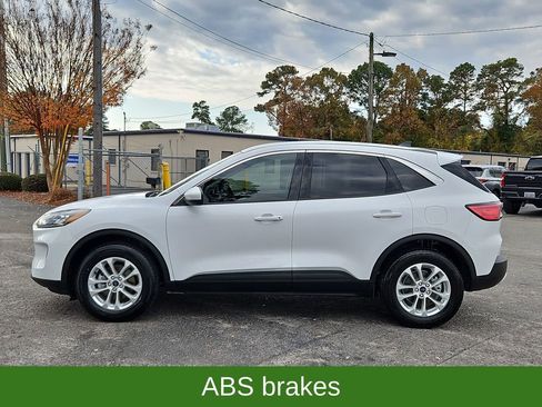 Used 2021 Ford Escape SE image 4