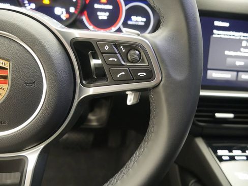 Certified 2023 Porsche Cayenne Platinum Edition AWD/4WD image 38