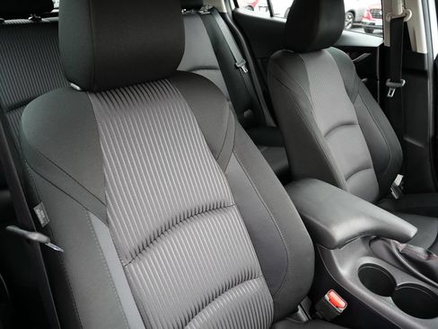 Used 2015 MAZDA MAZDA3 i Touring FWD image 19
