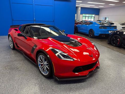 Used 2018 Chevrolet Corvette Z06 RWD image 4