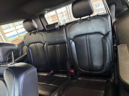 Used 2024 Jeep Wagoneer Series II w/ Flexible Seating Group AWD/4WD image 17