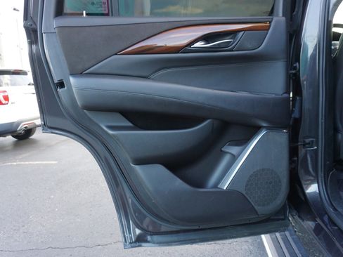 Used 2017 Cadillac Escalade Premium Luxury image 14