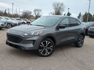 Used 2021 Ford Escape SE w/ SE Sport Appearance Package video 1