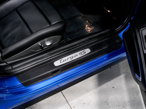 Used 2015 Porsche 911 Targa 4S image 24