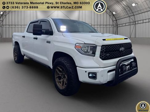 Used 2020 Toyota Tundra Platinum AWD/4WD image 1