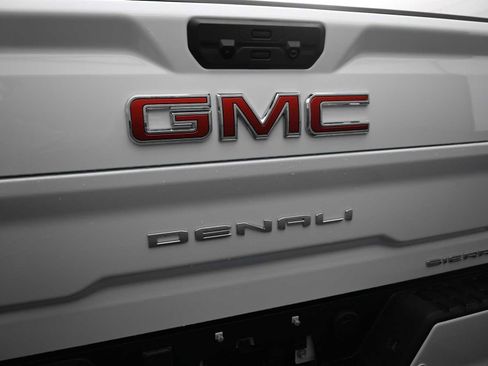 Used 2026 GMC Sierra 2500 Denali w/ Denali Reserve Package AWD/4WD image 5