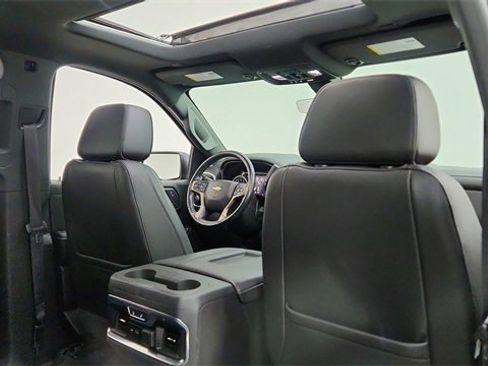 Used 2021 Chevrolet Silverado 1500 High Country w/ Technology Package image 27