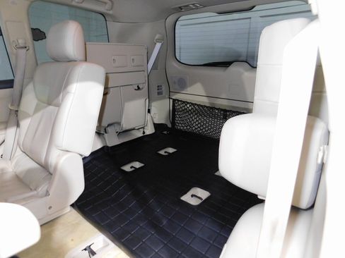 Used 2013 Lexus LX 570 4WD w/ Luxury Pkg w/Pre-crash image 75