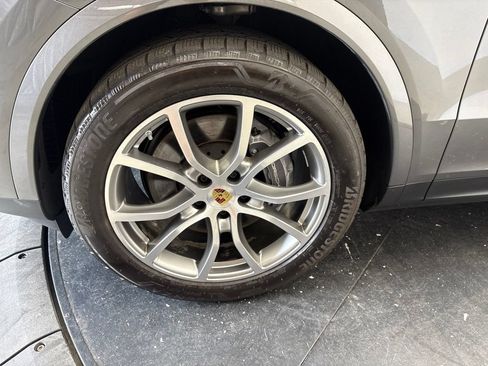 Certified 2024 Porsche Cayenne AWD/4WD image 14