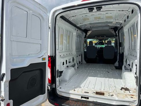 Used 2016 Ford Transit 250 148 Medium Roof RWD image 31