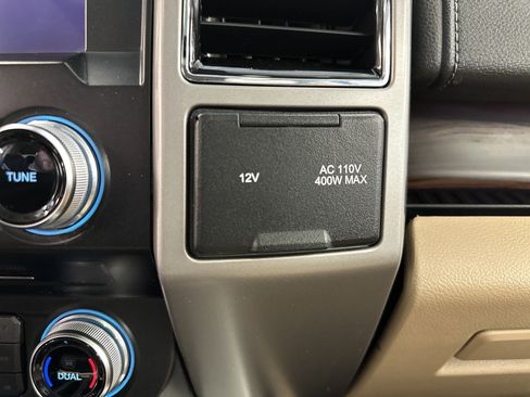 Used 2017 Ford F150 Lariat w/ Equipment Group 502A Luxury image 33