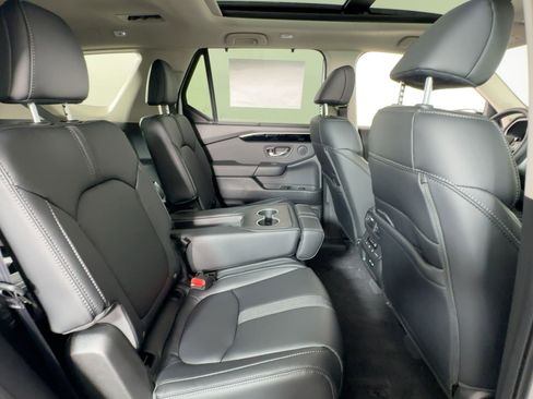 New 2025 Honda Pilot Touring image 30