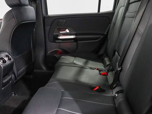 Used 2023 Mercedes-Benz EQB 300 4MATIC image 18