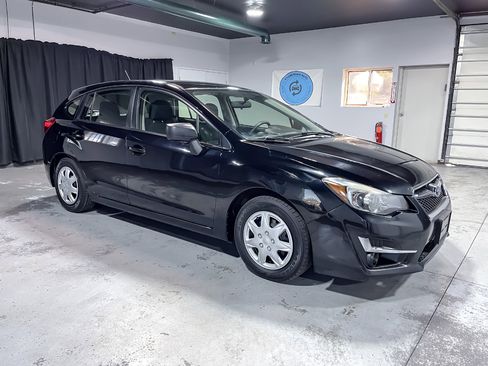Used 2016 Subaru Impreza 2.0i image 2