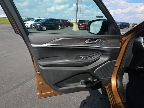 New 2026 Jeep Grand Cherokee L Limited AWD/4WD image 12