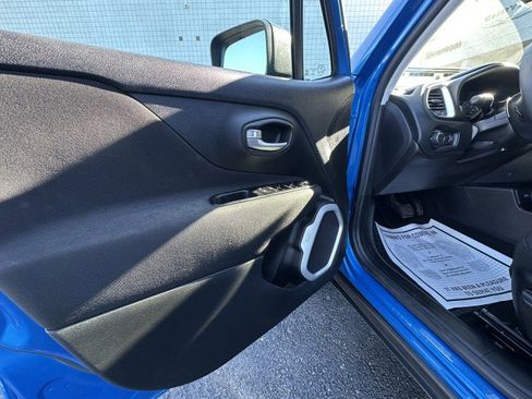 Used 2020 Jeep Renegade Sport image 17