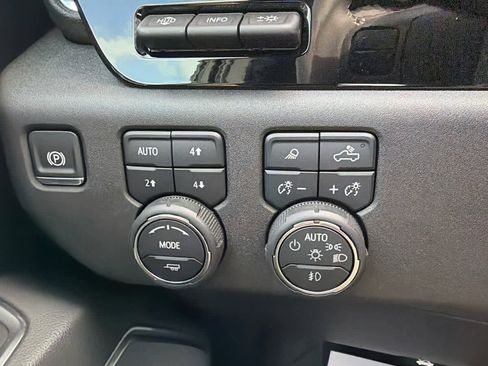 Used 2025 Chevrolet Silverado 2500 High Country w/ Technology Package image 20