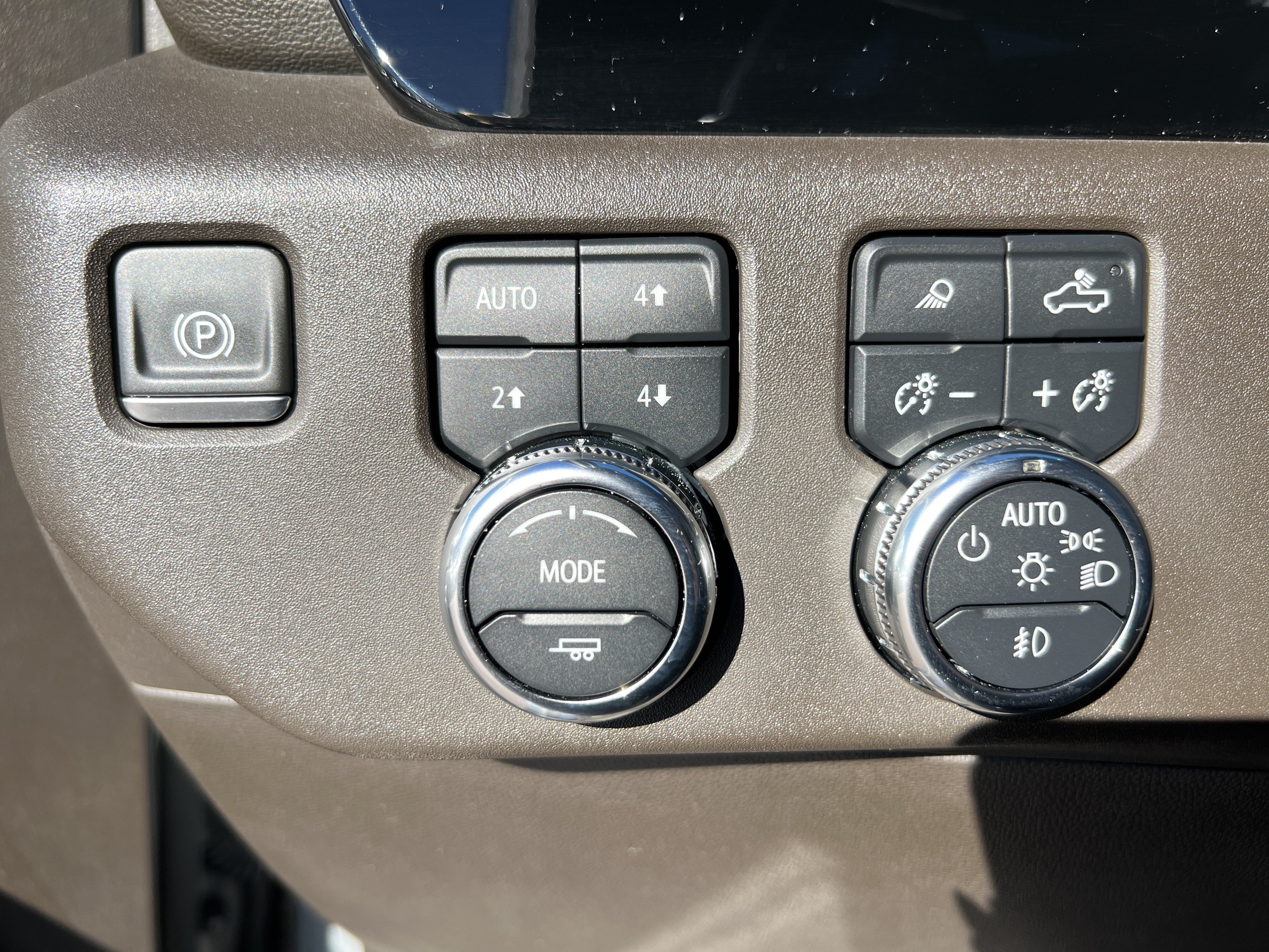 Used 2024 GMC Sierra 1500 SLT w/ SLT Premium Plus Package AWD/4WD image 35