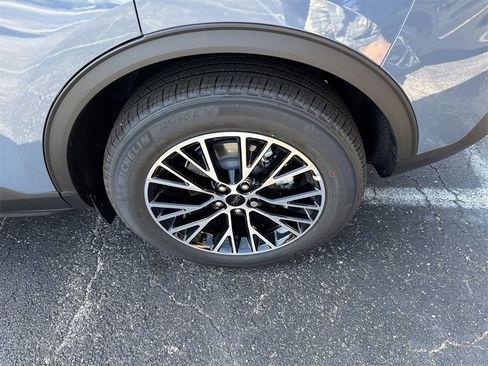 New 2025 Ford Escape SE w/ PHEV Premium Package image 7