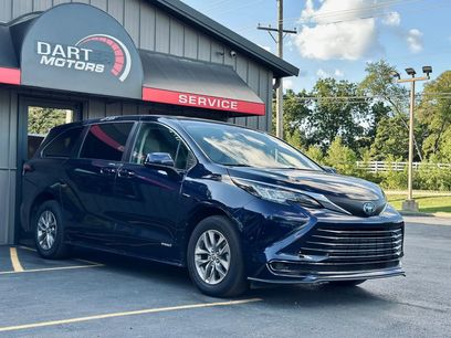 Used 2021 Toyota Sienna LE