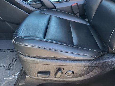 Certified 2025 Kia Telluride S image 12