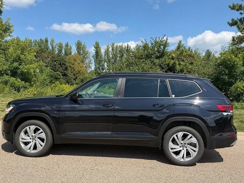Used 2023 Volkswagen Atlas SE AWD/4WD image 4