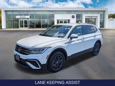 Used 2024 Volkswagen Tiguan SE AWD/4WD image 3
