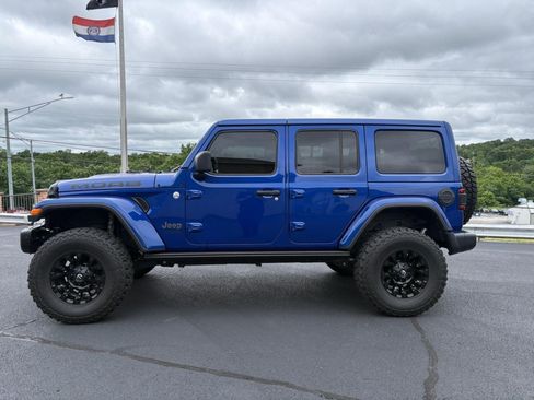 Used 2019 Jeep Wrangler Unlimited Sahara w/ Quick Order Package 24M Moab AWD/4WD image 2
