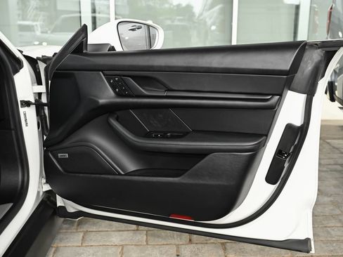 Used 2022 Porsche Taycan 4S AWD/4WD image 43
