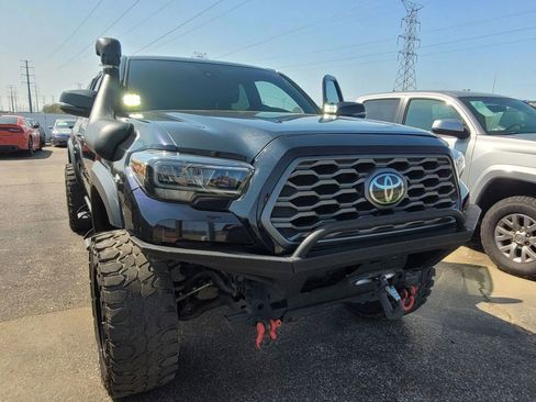 Used 2022 Toyota Tacoma TRD Off-Road image 27