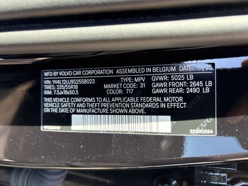 Used 2025 Volvo XC40 B5 Core image 35