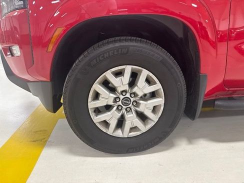 Certified 2024 Nissan Frontier SV w/ SV Convenience Package RWD image 3