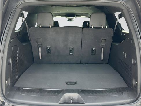 Used 2024 GMC Yukon XL SLT image 10